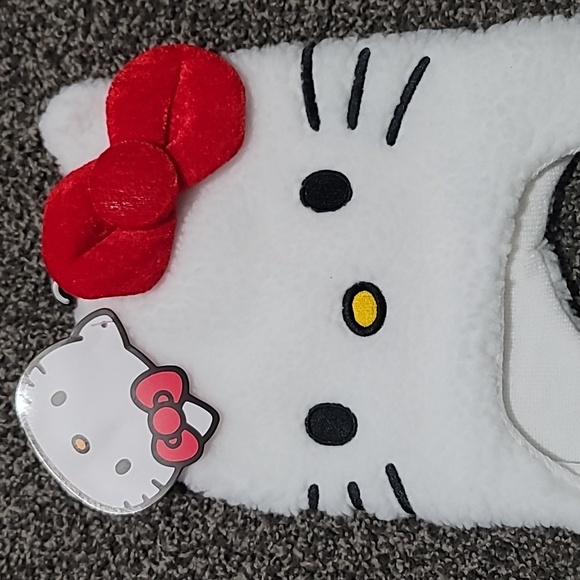 Hello Kitty Winter Hat with Red Bow!! - Picture 2 of 5